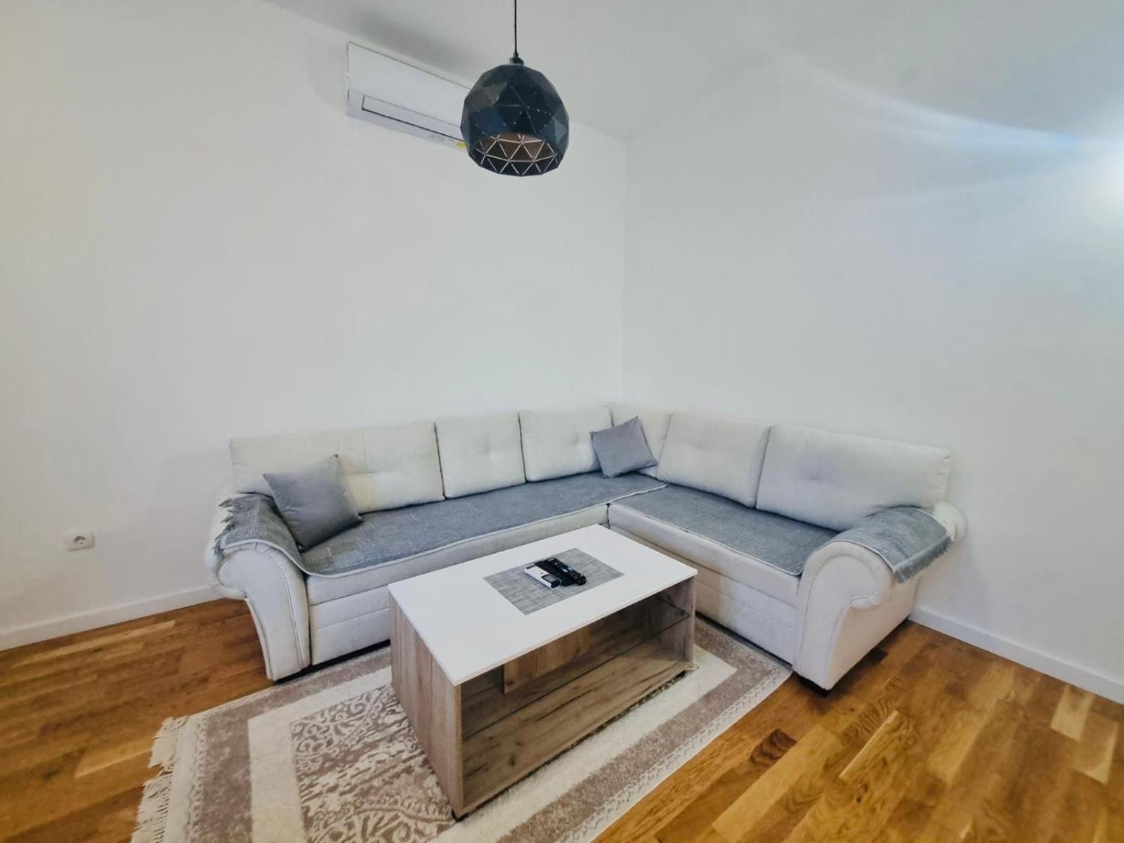 Apartment Dora 采蒂涅 外观 照片